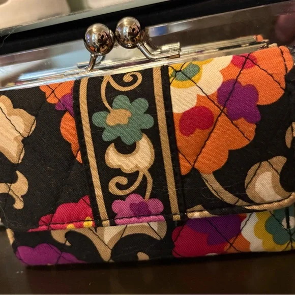 Floral Vera Bradley Multicolor Women's Clutch NWOT - Picture 2 of 7